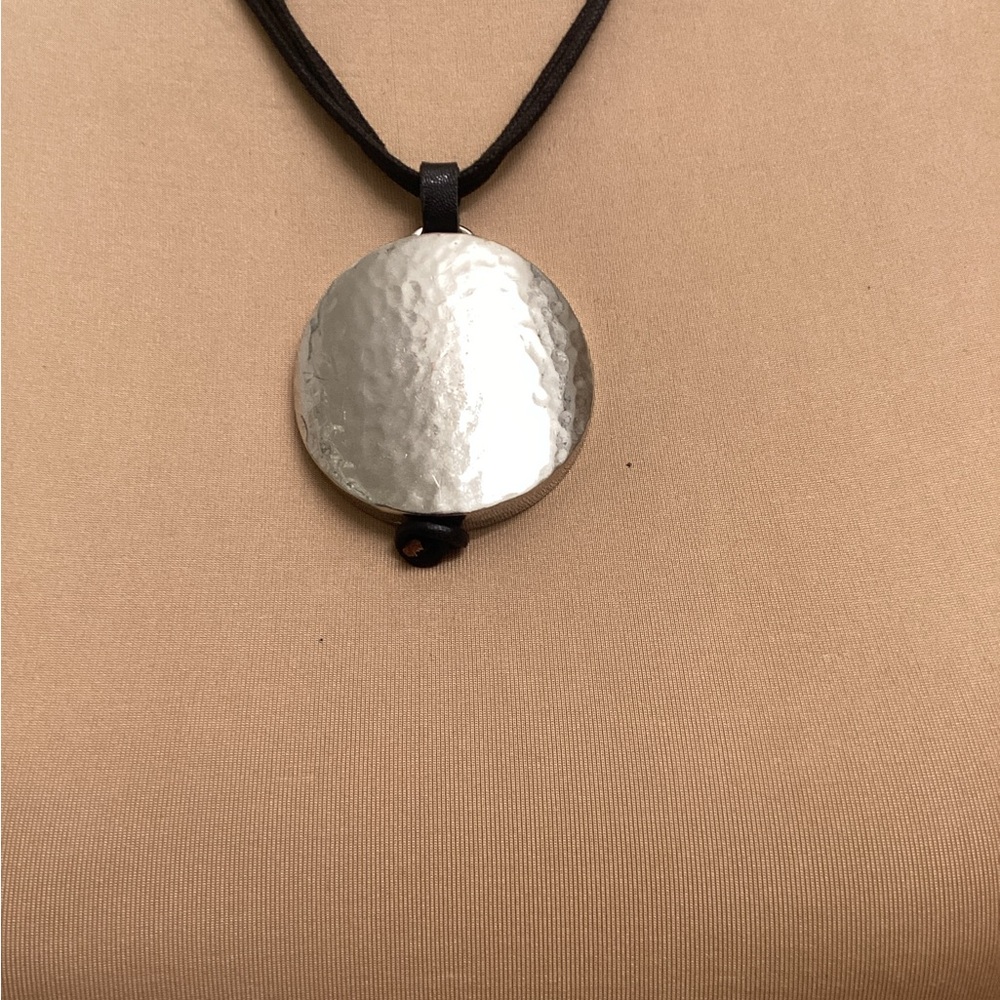 Vintage Silver Hammered Pendant Necklace - Picture 2 of 6